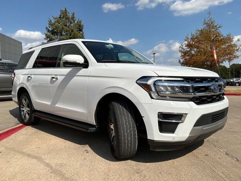 Used 2024 Ford Expedition Limited RWD image 4