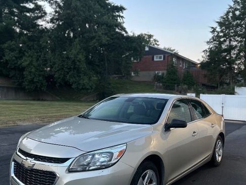 Used 2015 Chevrolet Malibu LS image 3