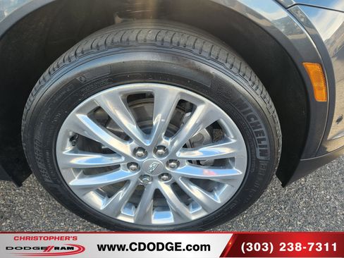 Used 2019 Cadillac XT5 Platinum image 9