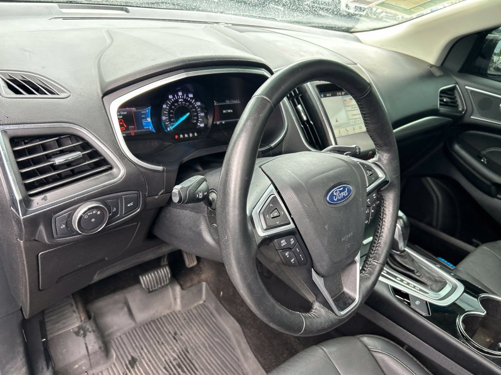 Used 2018 Ford Edge Titanium w/ Equipment Group 302A AWD/4WD image 20