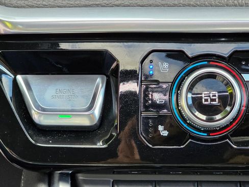 Used 2022 GMC Sierra 1500 Denali AWD/4WD image 18