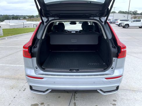 Used 2024 Volvo XC60 B5 Plus w/ Protection Package Premier AWD/4WD image 9