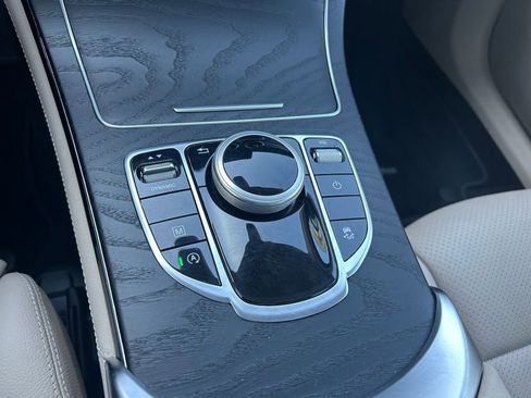 Used 2019 Mercedes-Benz GLC 300 4MATIC image 57