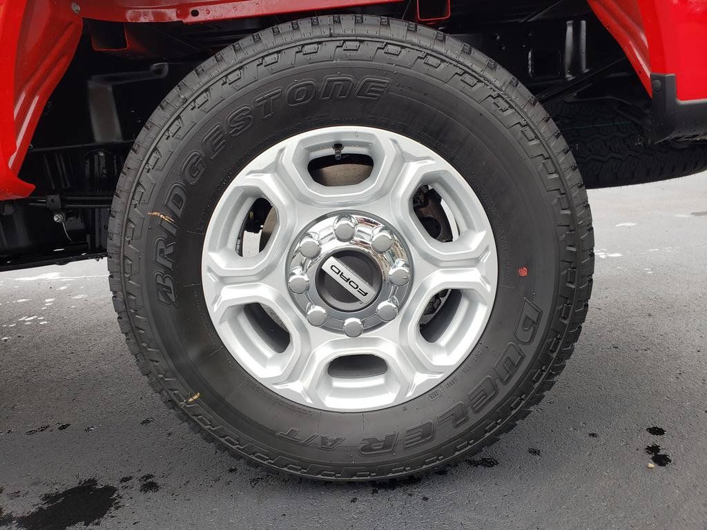 New 2026 Ford F250 XLT w/ FX4 Off-Road Package AWD/4WD image 12