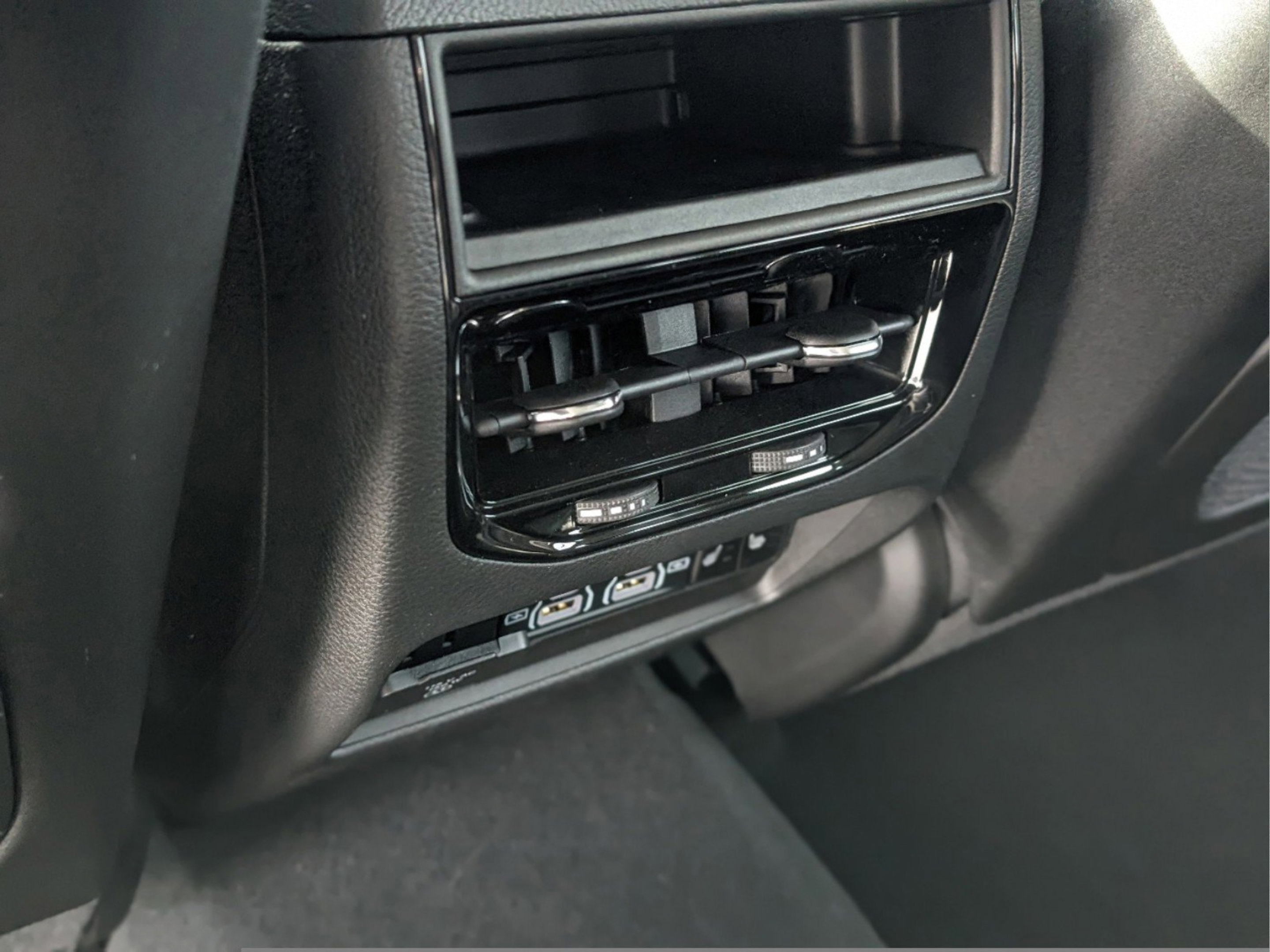 New 2024 Jeep Grand Cherokee Limited 4xe AWD/4WD image 12