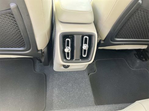 Used 2023 Volvo XC40 B5 Plus w/ Protection Package Premier image 17