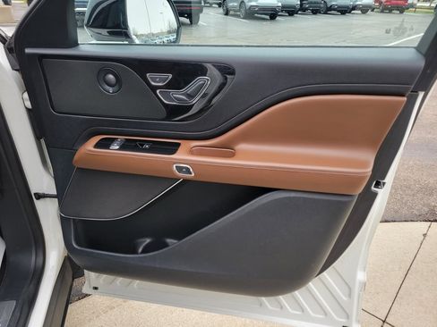 Certified 2023 Lincoln Aviator Reserve w/ Elements Package Plus image 36