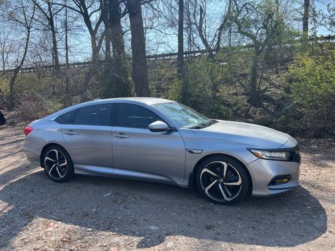 Used 2018 Honda Accord Sport image 31
