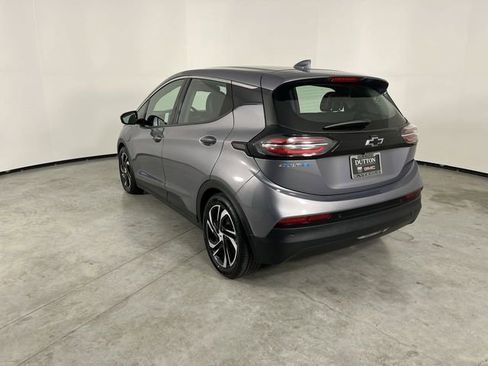 Used 2022 Chevrolet Bolt LT w/ Infotainment Package FWD image 6