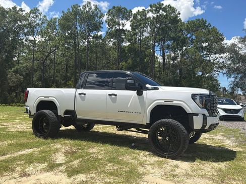 Used 2024 GMC Sierra 2500 Denali Ultimate AWD/4WD image 14