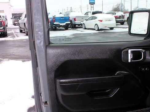 Used 2022 Jeep Wrangler Unlimited Sport image 24