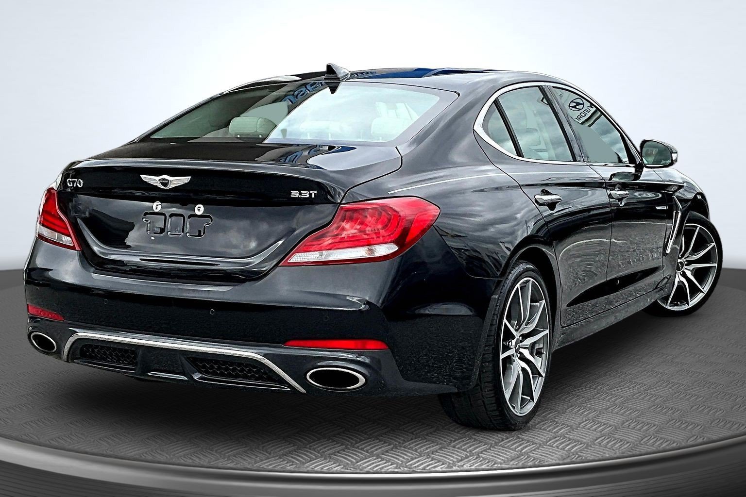 Used 2019 Genesis G70 3.3T Advanced w/ Elite Package RWD image 5