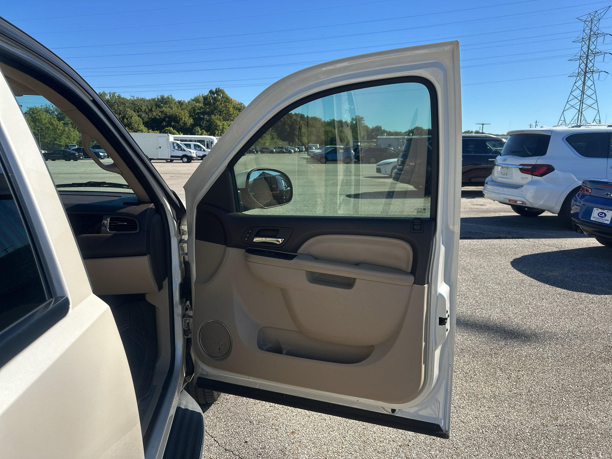 Used 2014 GMC Yukon Denali RWD image 22