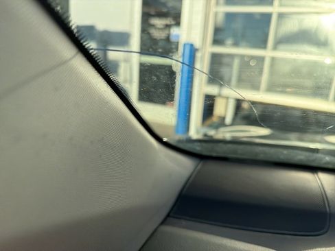 Used 2016 Toyota Camry XLE image 26