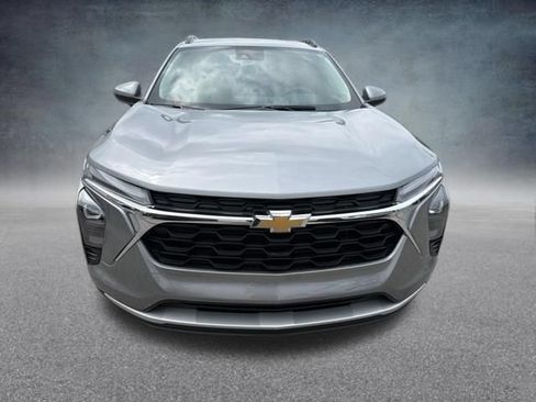 Used 2024 Chevrolet Trax LT FWD image 3