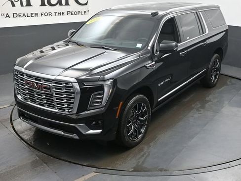Used 2025 GMC Yukon XL Denali w/ Denali Reserve Package AWD/4WD image 47