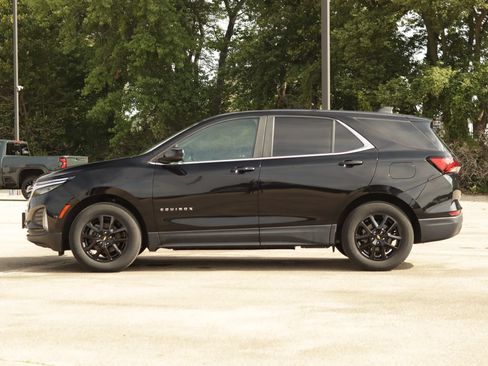 Used 2024 Chevrolet Equinox LT FWD image 4