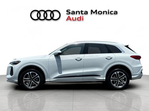 Used 2025 Audi Q5 Premium w/ Convenience Package AWD/4WD image 5