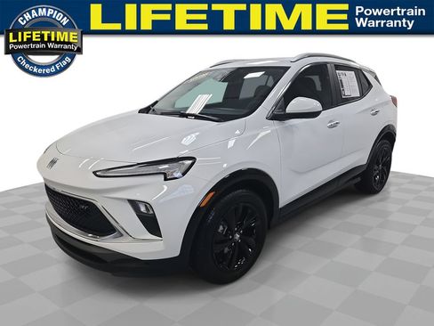 Used 2024 Buick Encore GX Sport Touring FWD image 1