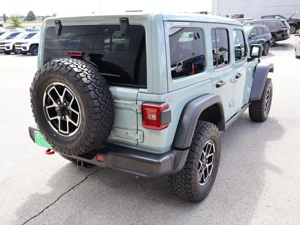 Used 2024 Jeep Wrangler Unlimited Rubicon w/ Technology Group AWD/4WD image 5