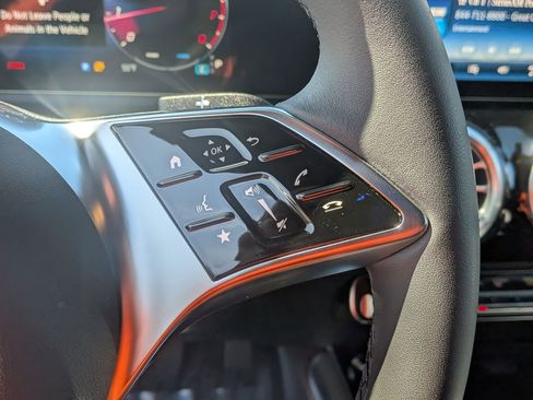 Certified 2025 Mercedes-Benz GLA 250 4MATIC image 17