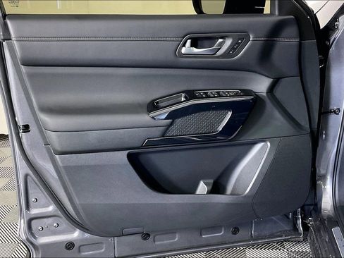 New 2026 Nissan Pathfinder Platinum w/ Accent Package AWD/4WD image 43