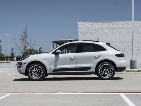 Used 2018 Porsche Macan AWD/4WD image 6