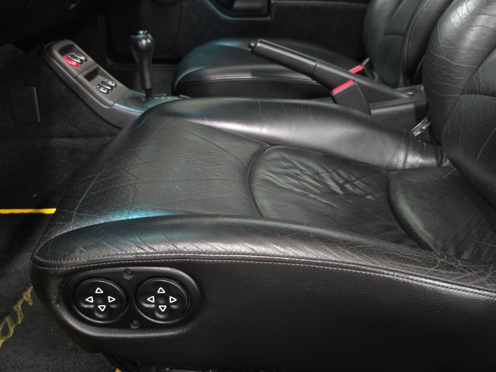 Used 1997 Porsche 911 Carrera RWD image 22