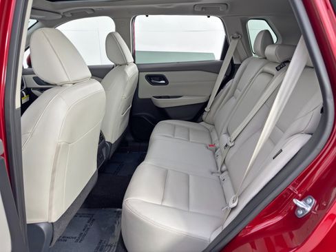 Used 2023 Nissan Rogue SL w/ SL Premium Package image 38