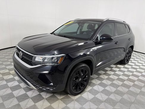 Used 2023 Volkswagen Taos SE w/ Black Wheel Package FWD image 9