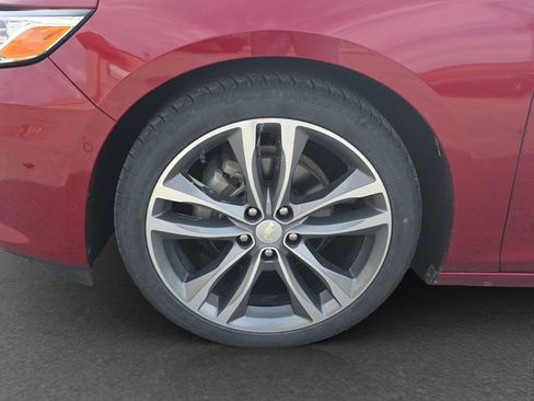 Used 2019 Chevrolet Malibu Premier w/ Sun and Wheel Package FWD image 4