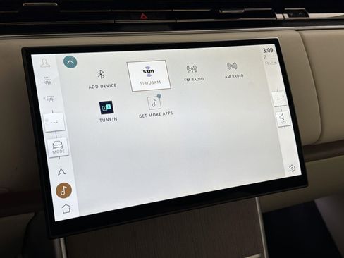 New 2026 Land Rover Range Rover SE image 18