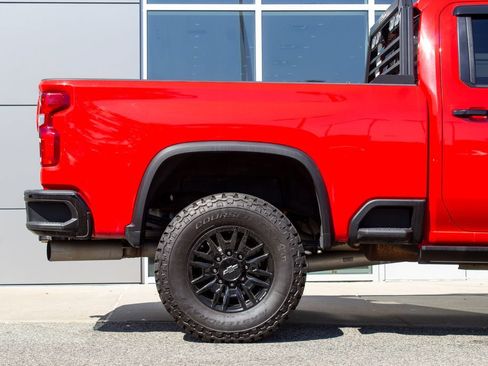 Used 2024 Chevrolet Silverado 2500 ZR2 w/ Technology Package AWD/4WD image 6