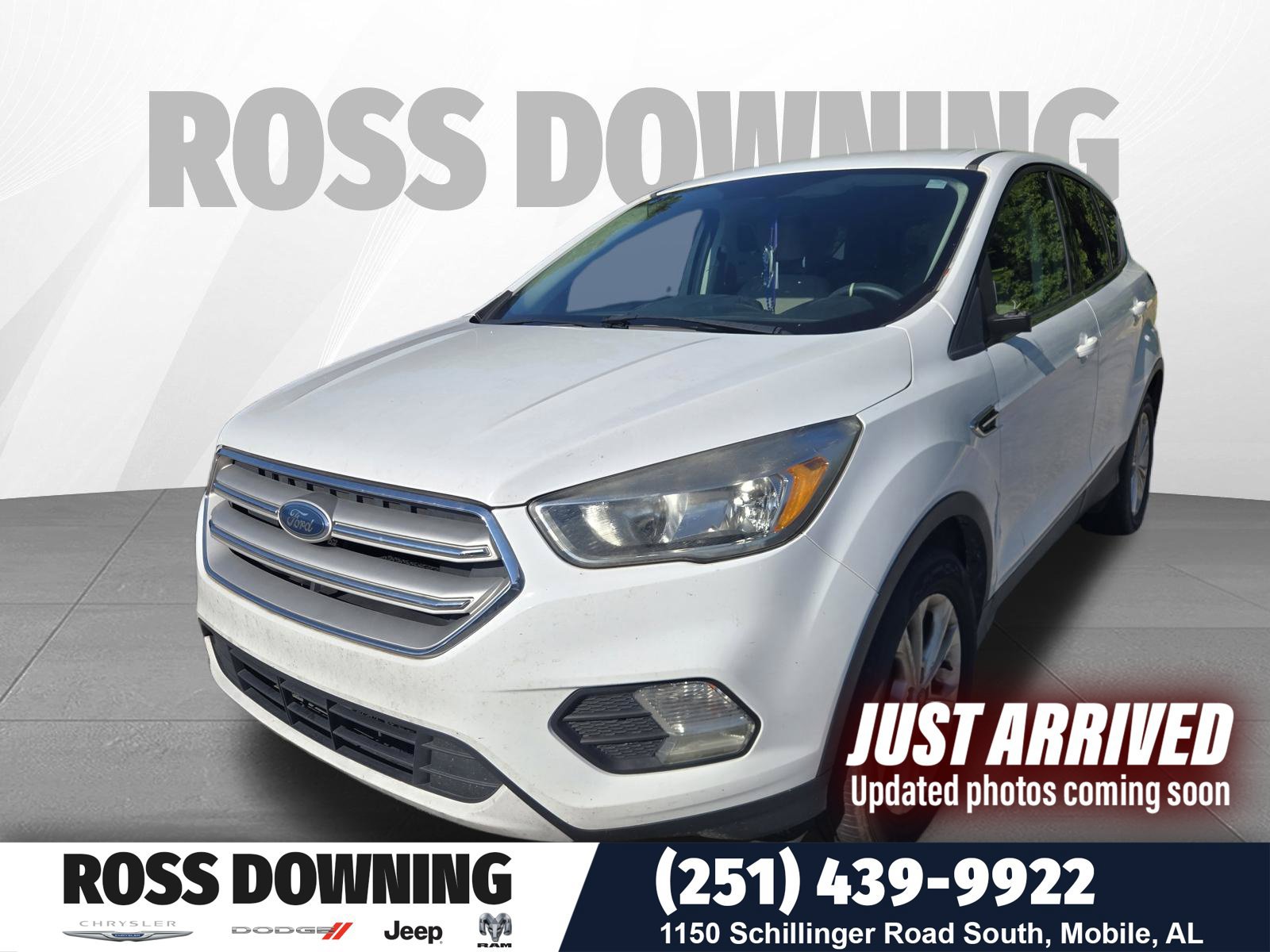 Used 2019 Ford Escape SE FWD image 1