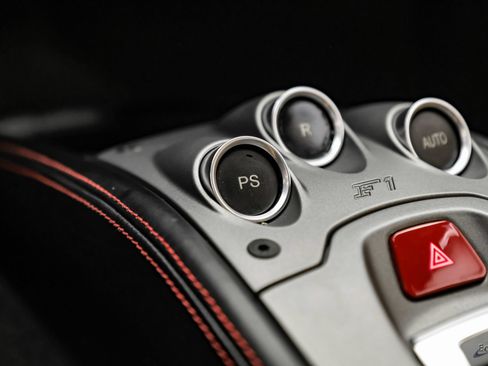 Used 2014 Ferrari 458 Italia Coupe RWD image 72