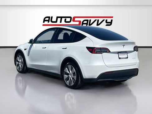 Used 2024 Tesla Model Y Long Range AWD/4WD image 5