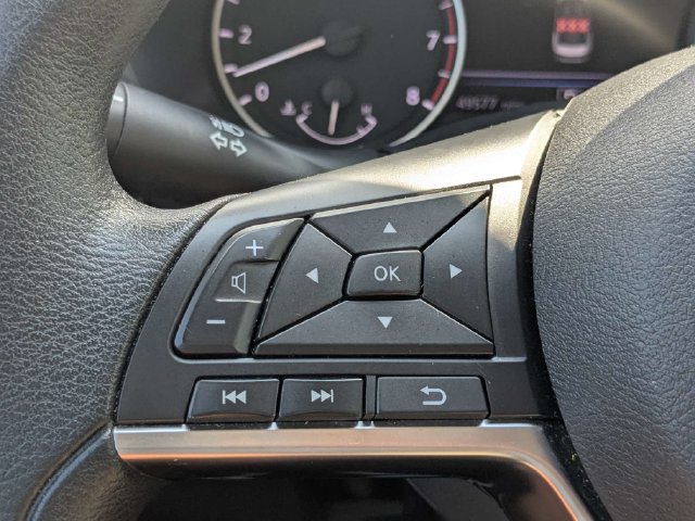 Used 2025 Nissan Sentra SV FWD image 22