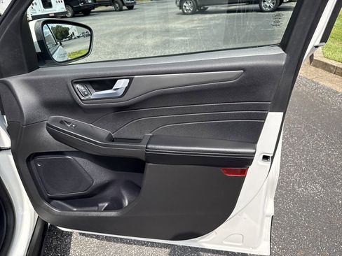 Used 2024 Ford Escape SE image 14