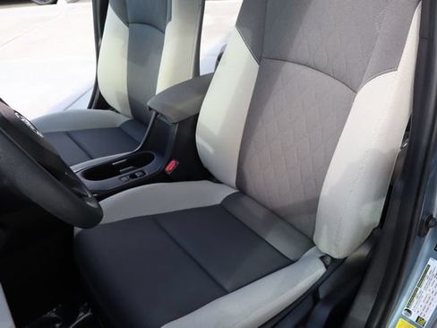 Used 2025 Toyota Corolla LE FWD image 10