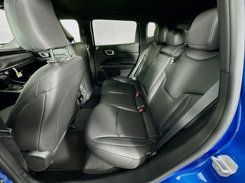 New 2026 Jeep Compass Limited image 30