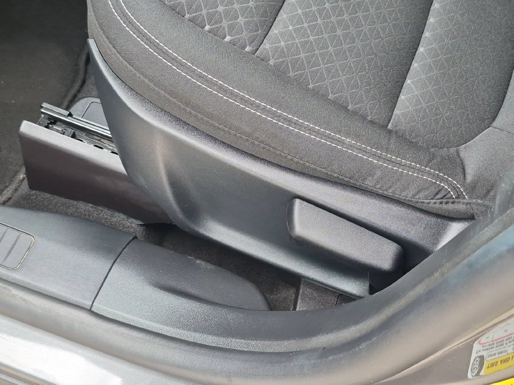 Used 2025 Ford Escape Active AWD/4WD image 14