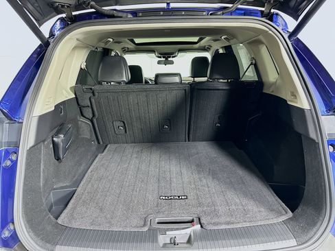 Used 2022 Nissan Rogue SV w/ SV Premium Package image 27