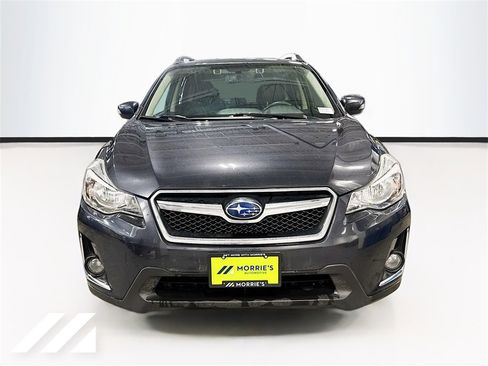 Used 2017 Subaru Crosstrek 2.0i Limited image 2