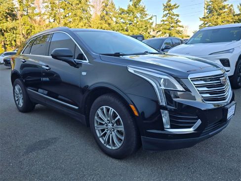 Used 2018 Cadillac XT5 Luxury w/ Driver Awareness Package image 40