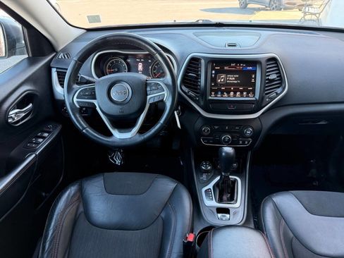 Used 2015 Jeep Cherokee Trailhawk image 11