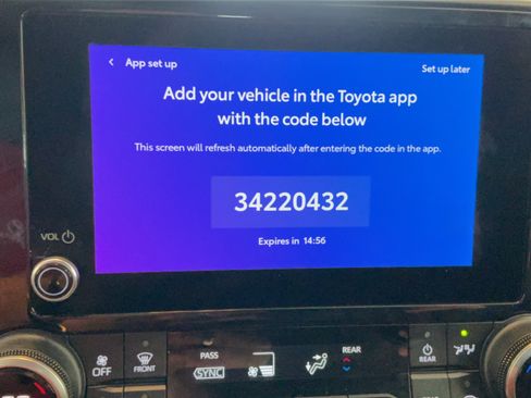 Used 2023 Toyota Highlander XLE FWD image 15