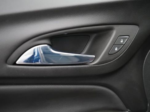 Used 2023 Chevrolet Equinox LT image 12