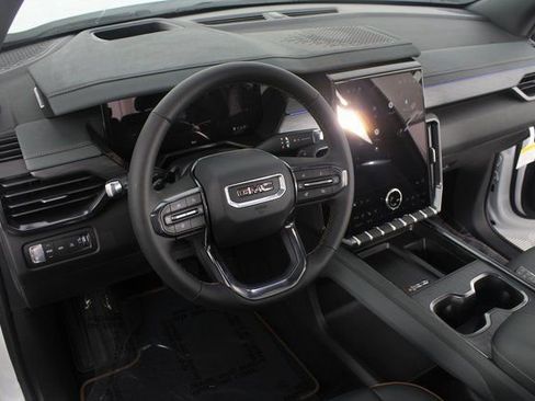 New 2026 GMC Acadia AT4 w/ Luxury Package image 10