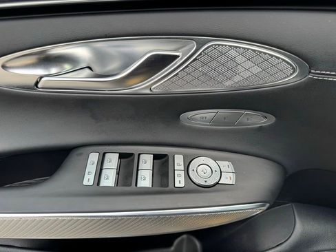 Used 2025 Genesis GV70 3.5T Sport image 17