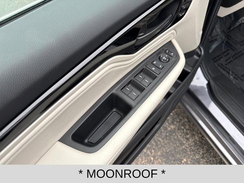 Used 2026 Honda Odyssey Touring image 11